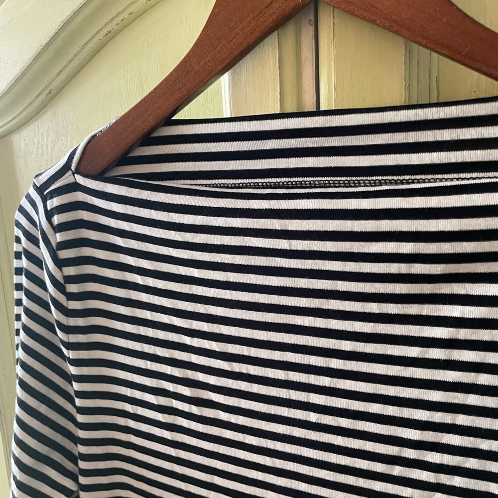 NWT Old Navy Boatneck Tee, size L, black and white striped top, so cute!